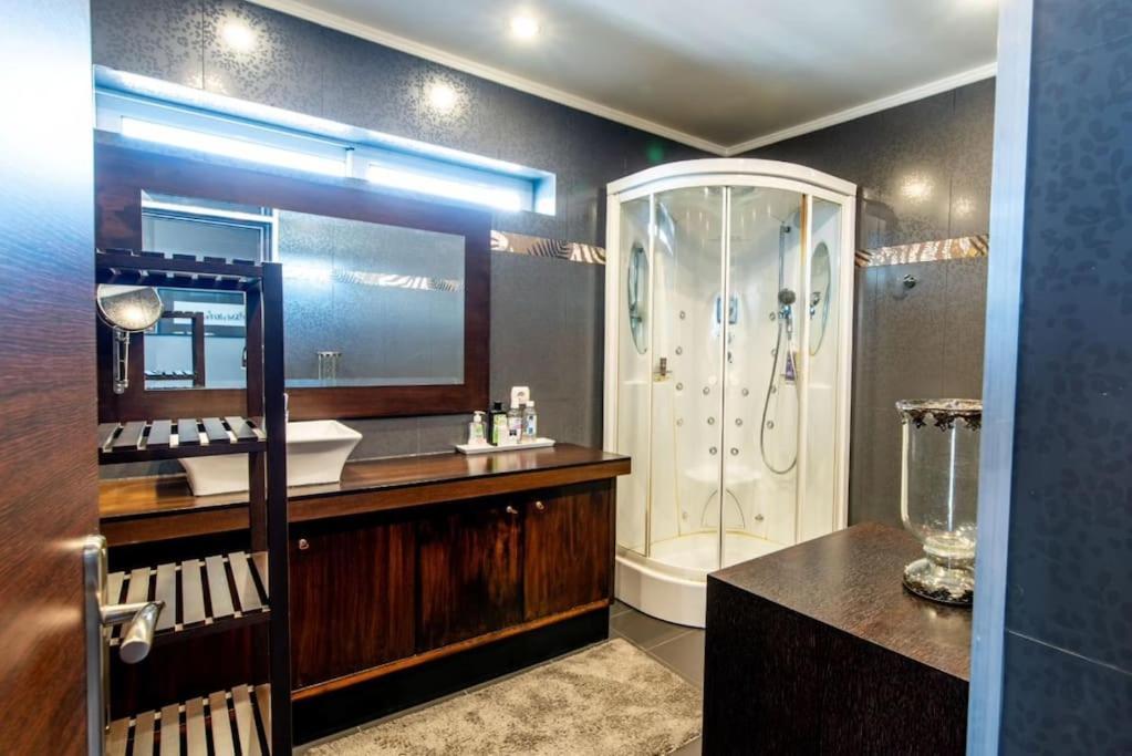 Luxury Loft By Boy Daire Patras Dış mekan fotoğraf
